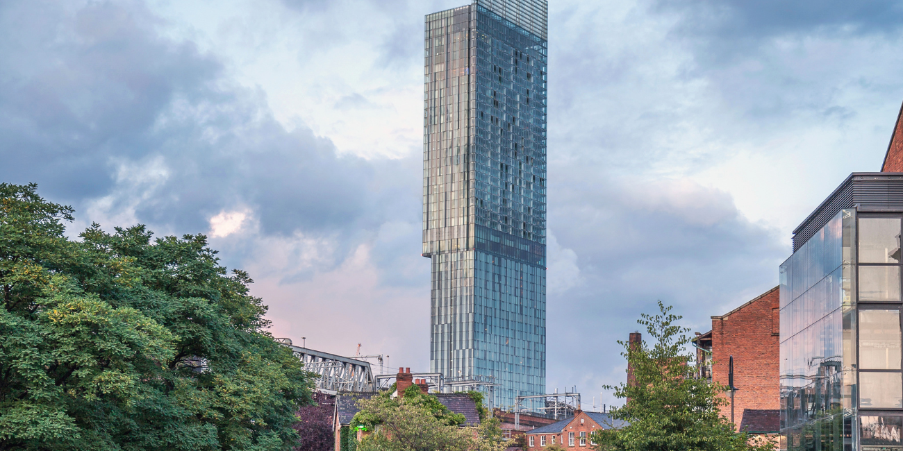 𝙈𝙖𝙣𝙘𝙝𝙚𝙨𝙩𝙚𝙧 𝙞𝙨 𝙩𝙝𝙧𝙞𝙫𝙞𝙣𝙜, 𝙗𝙪𝙩 𝙜𝙧𝙤𝙬𝙩𝙝 𝙗𝙧𝙞𝙣𝙜𝙨 𝙞𝙩𝙨 𝙤𝙬𝙣 𝙡𝙚𝙜𝙖𝙡 𝙘𝙝𝙖𝙡𝙡𝙚𝙣𝙜𝙚𝙨.